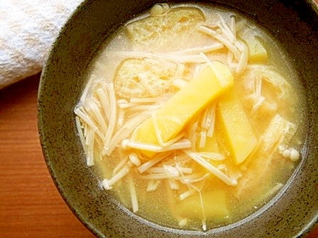 じゃが芋とエノキの味噌汁♪