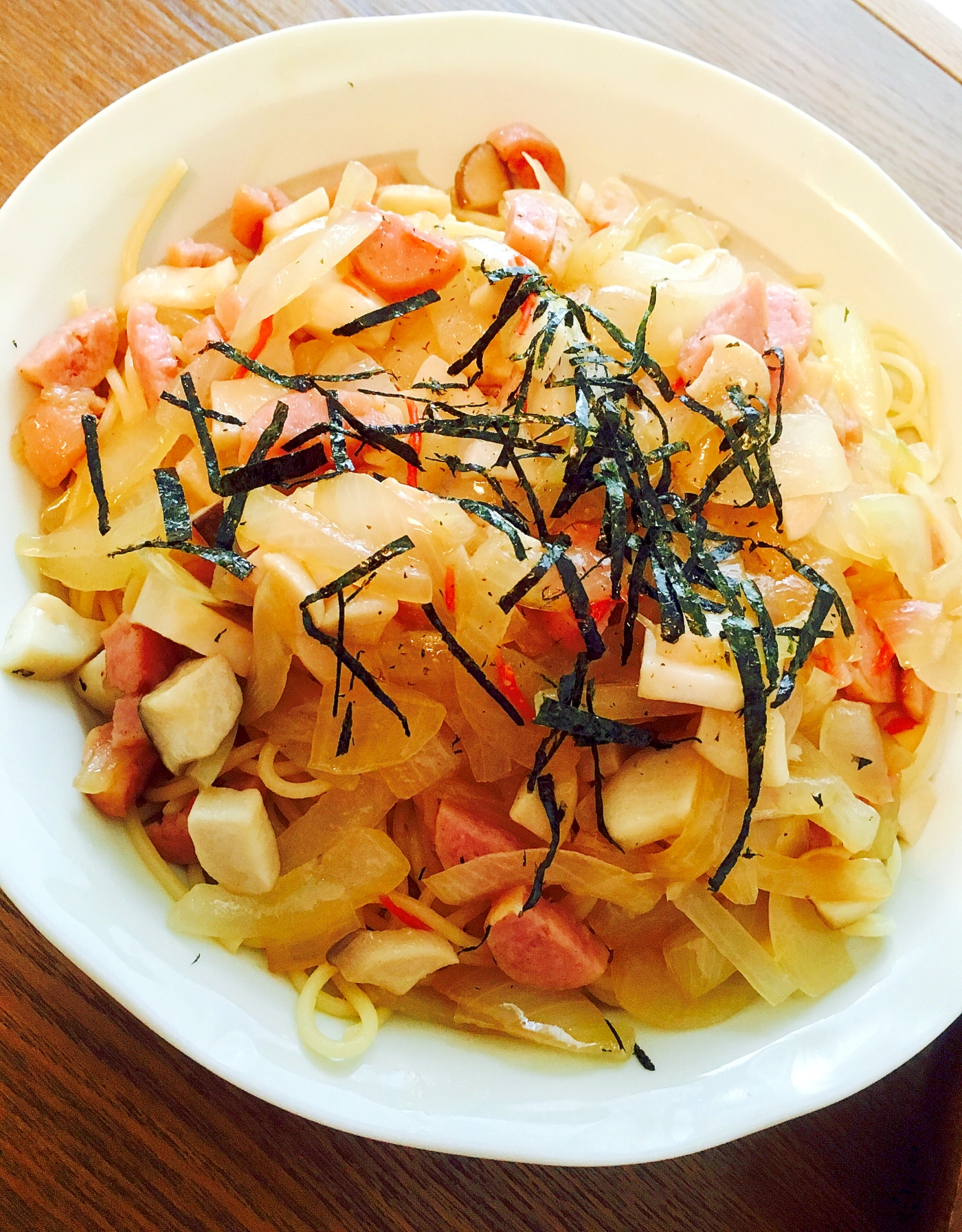 エリンギと玉ねぎとソーセージの和風パスタ