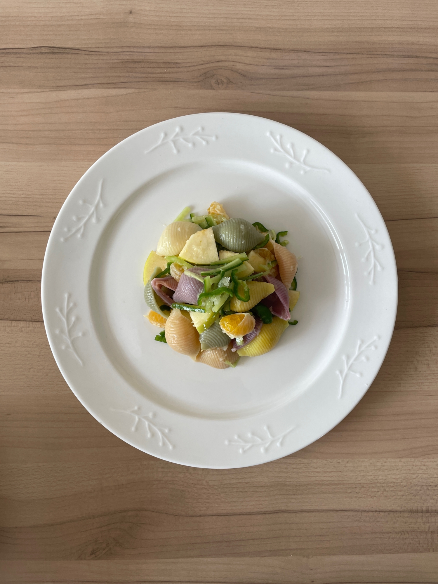 3種の野菜と蜜柑のモルト林檎コンキリエサラダ