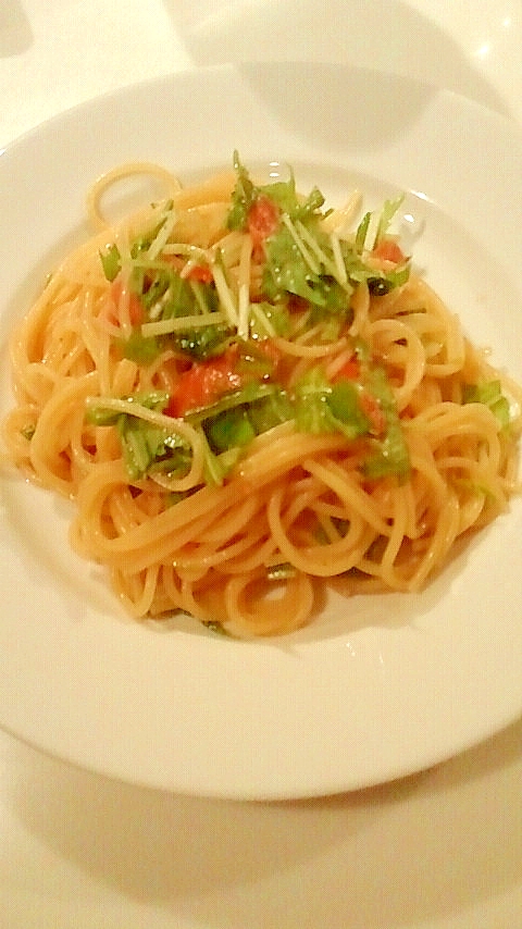 スモークサーモンと水菜の冷たいパスタ