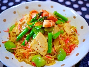 春野菜たっぷりのサラダ涼麺