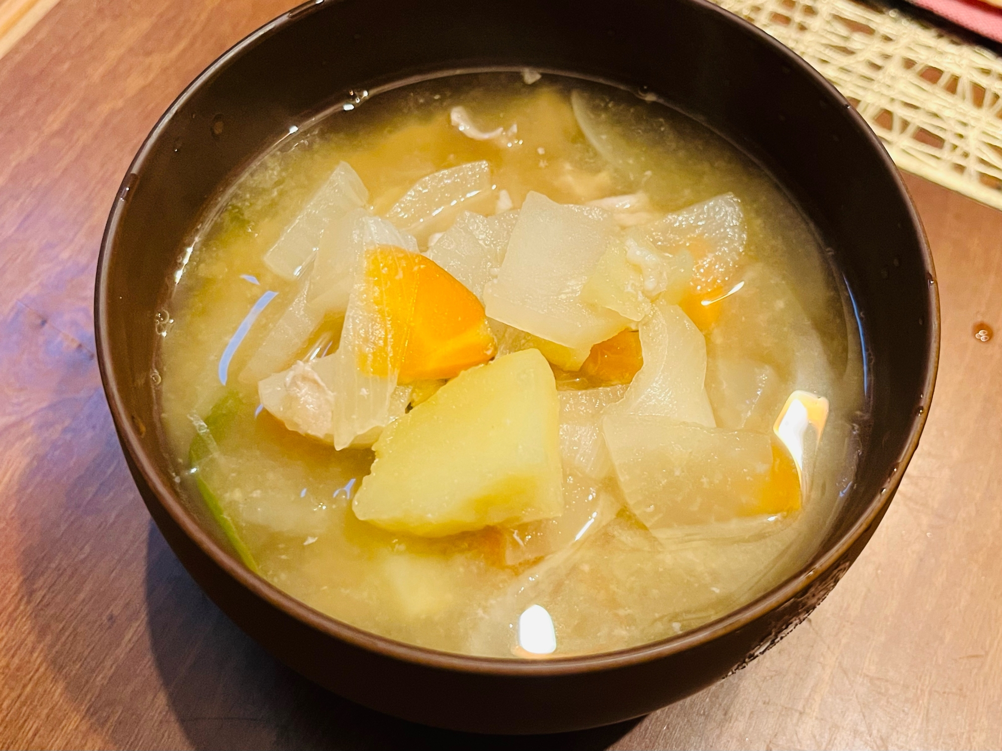 ストウブ鍋で·͜· ᕷ豚汁