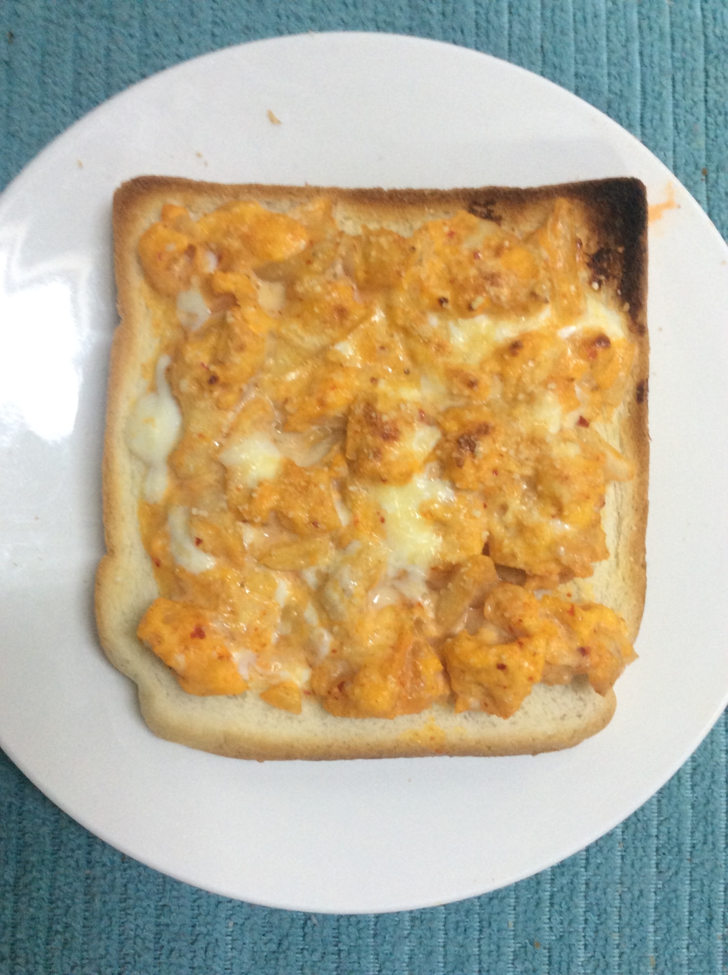 キムチで♪スクランブルエッグトースト レシピ・作り方 by ハトリーナ｜楽天レシピ