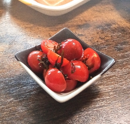いつもありがとうございます♫
ミニトマトですが、
とても美味しく頂きました♡
塩昆布♡
色々使えて便利ですよね(^^)
レシピありがとうございます(^^)v