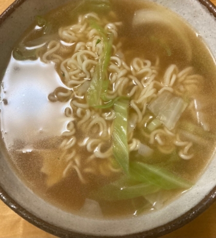 コーンとキャベツと小ネギの味噌ラーメン