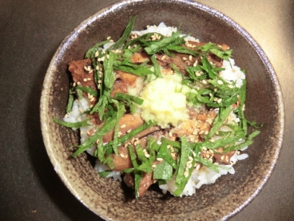 生姜をたっぷり～さんまの缶詰＆大葉の簡単丼＊＊