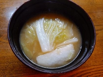 具材はこれだけ♬ 白菜の味噌汁