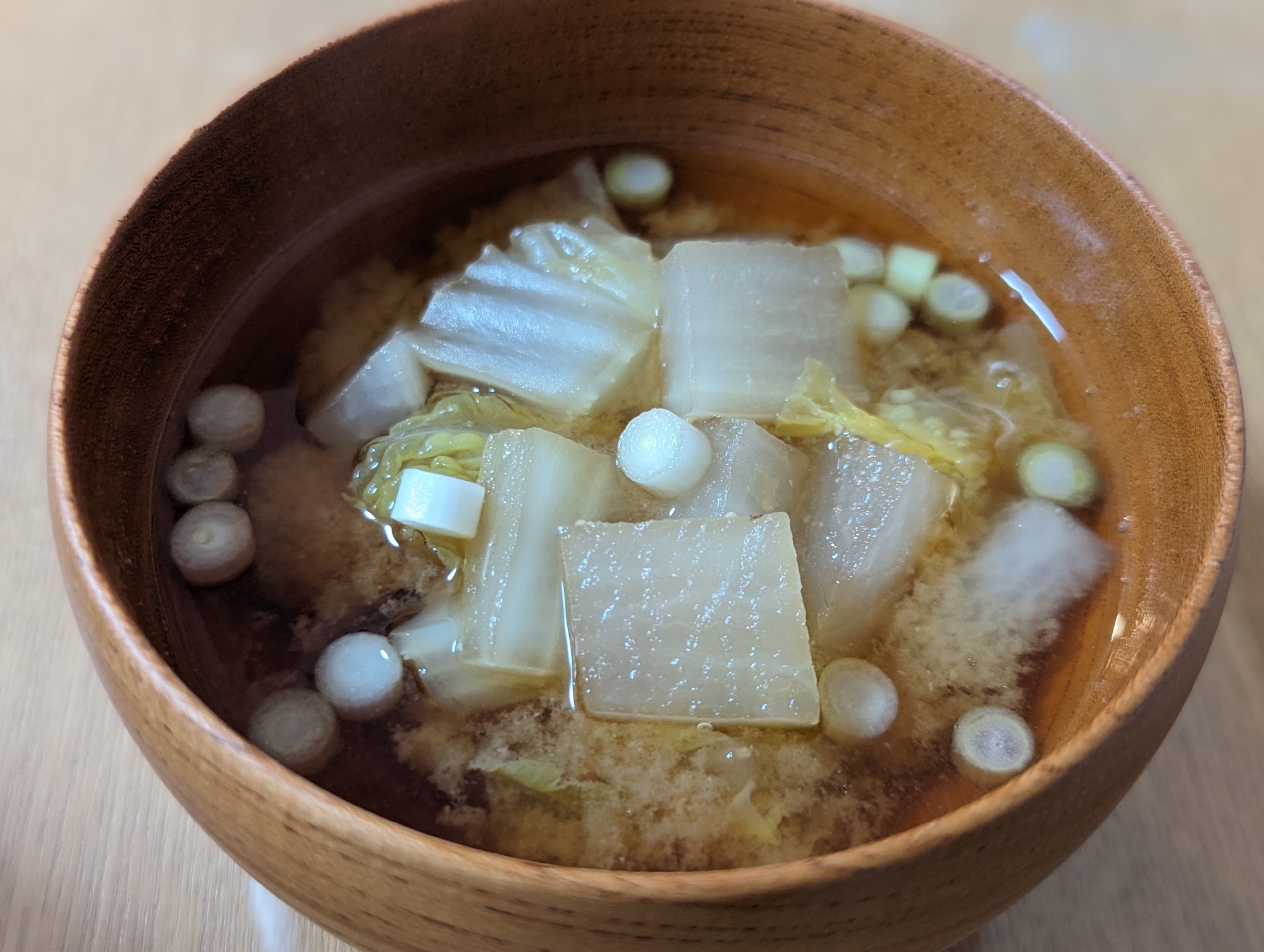 コロコロ白菜と大根のお味噌汁