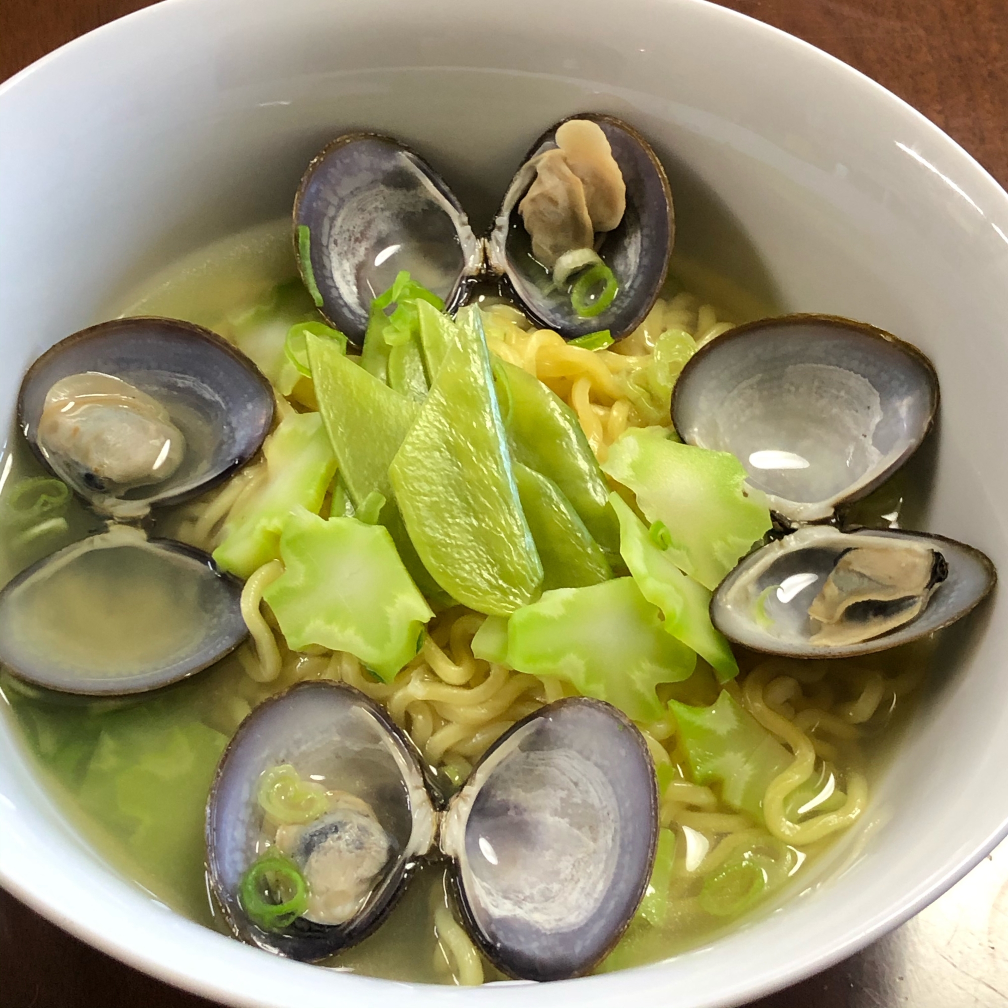 セロリのスープでしじみラーメン