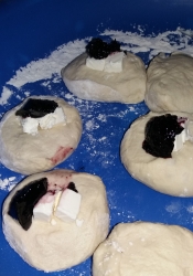 クリームチーズkiriとブルーベリージャムのパン レシピ 作り方 By Samuko 楽天レシピ