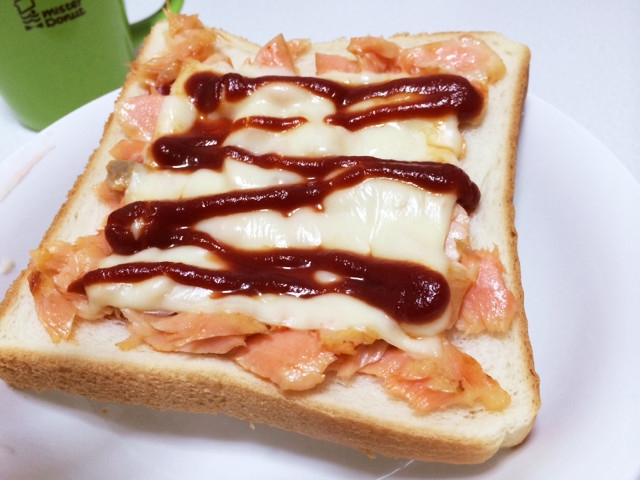 残った焼き鮭で☆チーズとろ～り鮭トースト