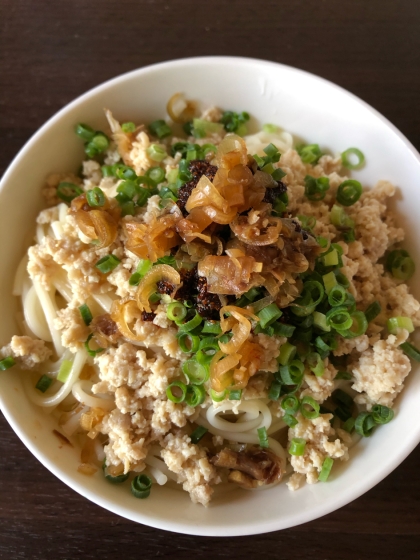 冷凍うどんで簡単☆釜揚げ風ごまだれそぼろうどん