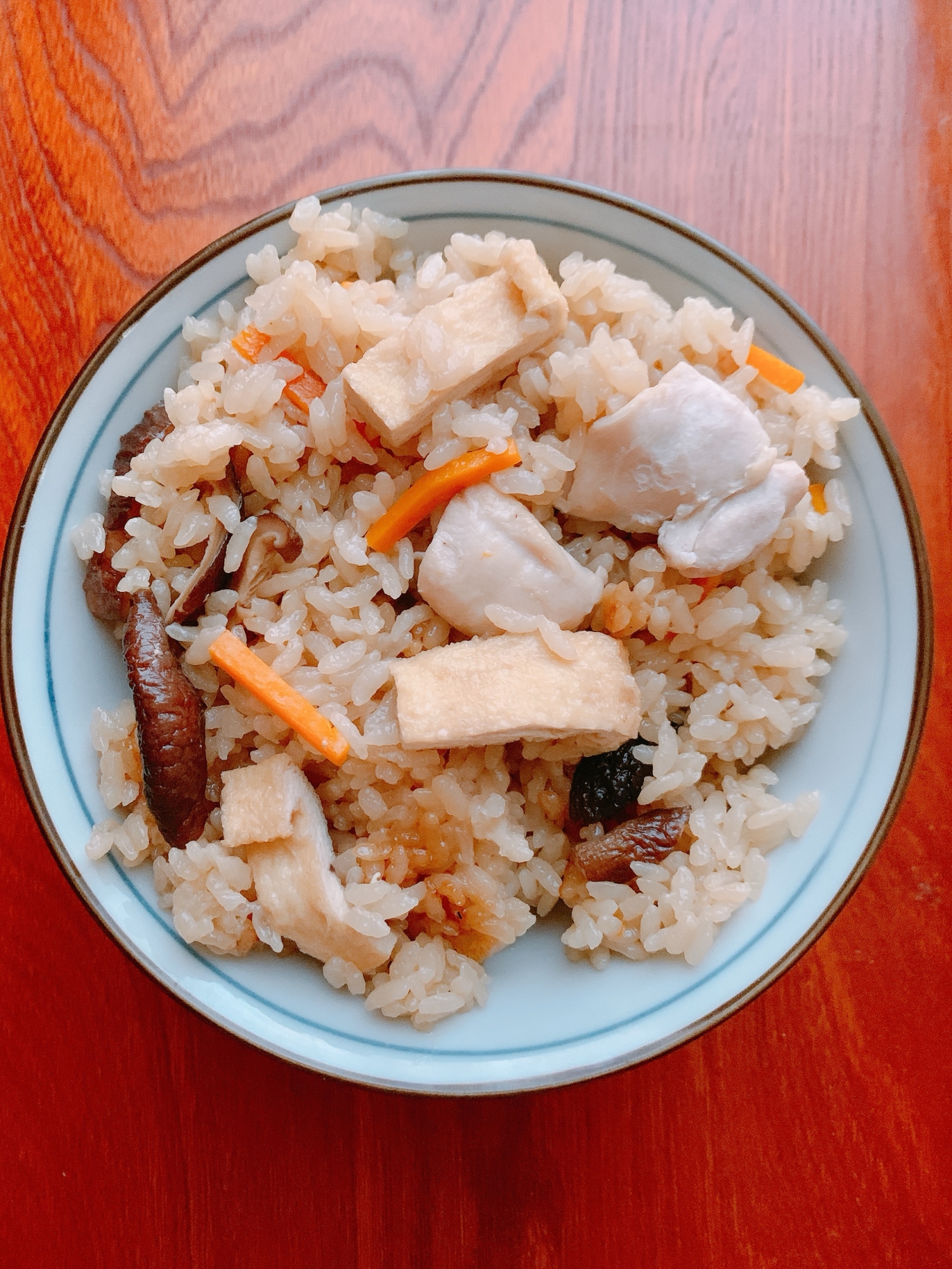 鶏ももと油揚げときのこ炊き込みご飯