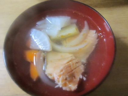 魚菜のうまみたっぷり！あったか三平汁