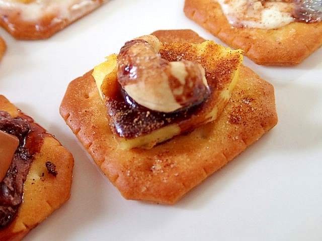 パイナップとカシューナッツの焼きクラッカー