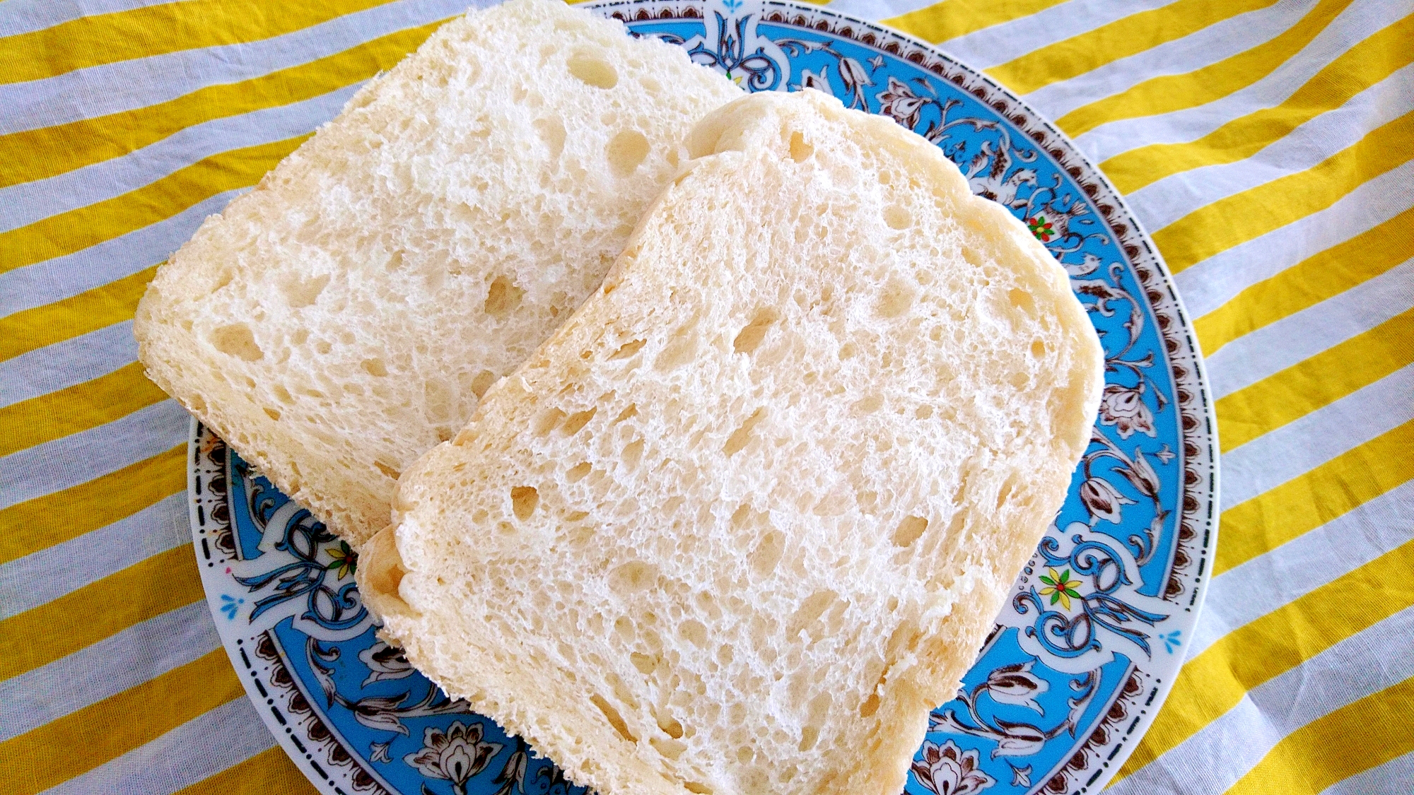 耳まで食べられる白い食パン