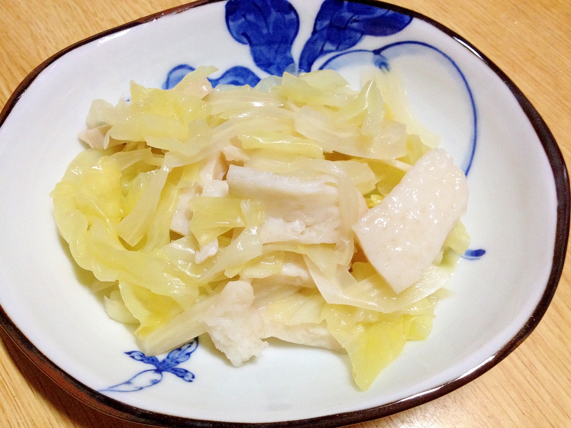 お年寄り向けキャベツとやわらかの煮物