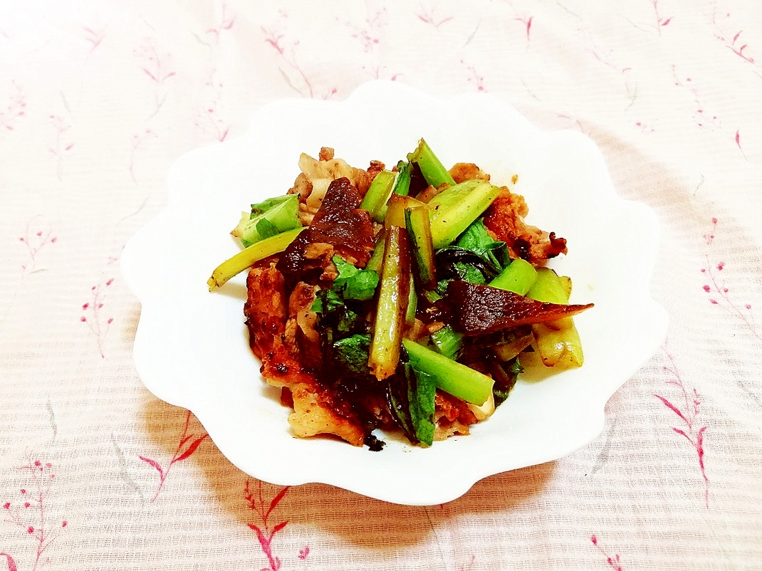 スパイス風味♪ほうれん草と椎茸の豚肉炒め