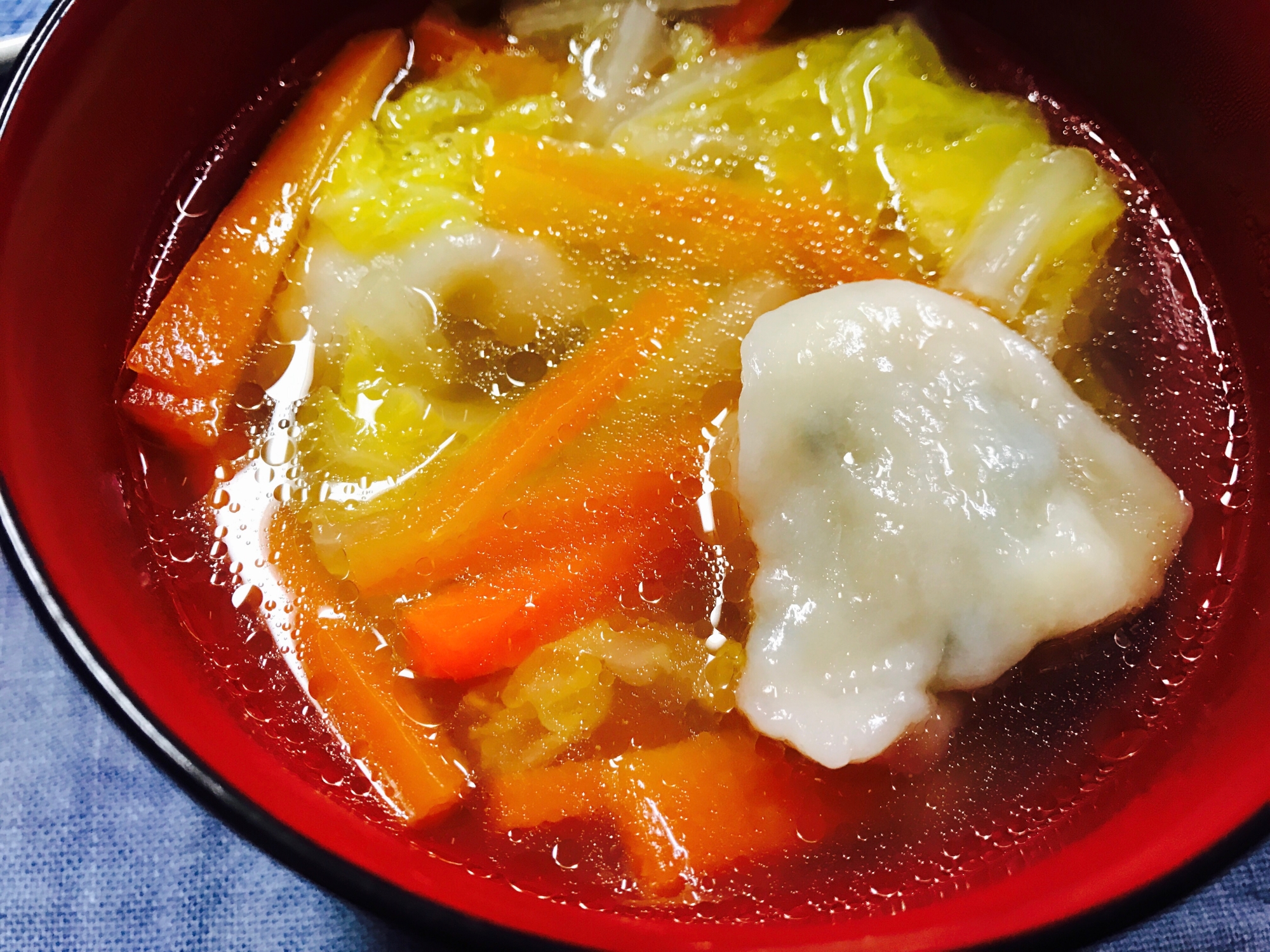 アレンジ！一口餃子入り野菜中華スープ