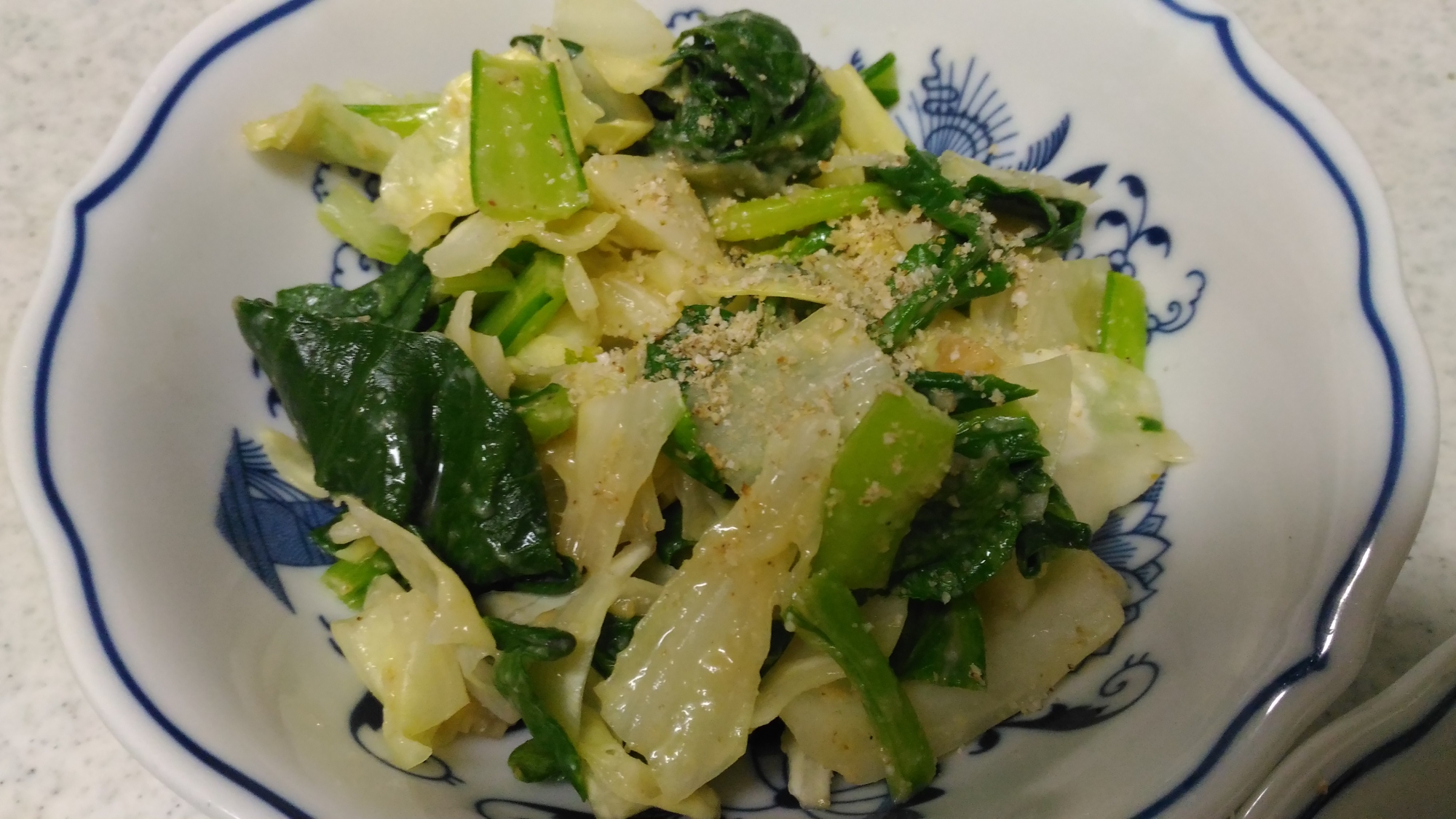 小松菜とキャベツの胡麻味噌和え