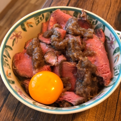 ローストビーフ丼にしました！