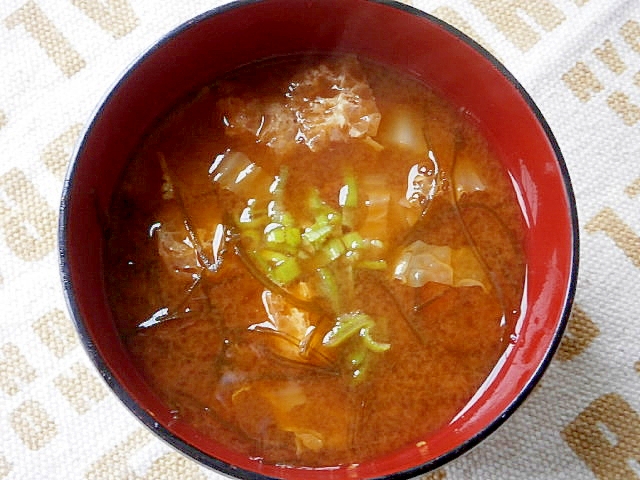 白菜・昆布・揚げの味噌汁