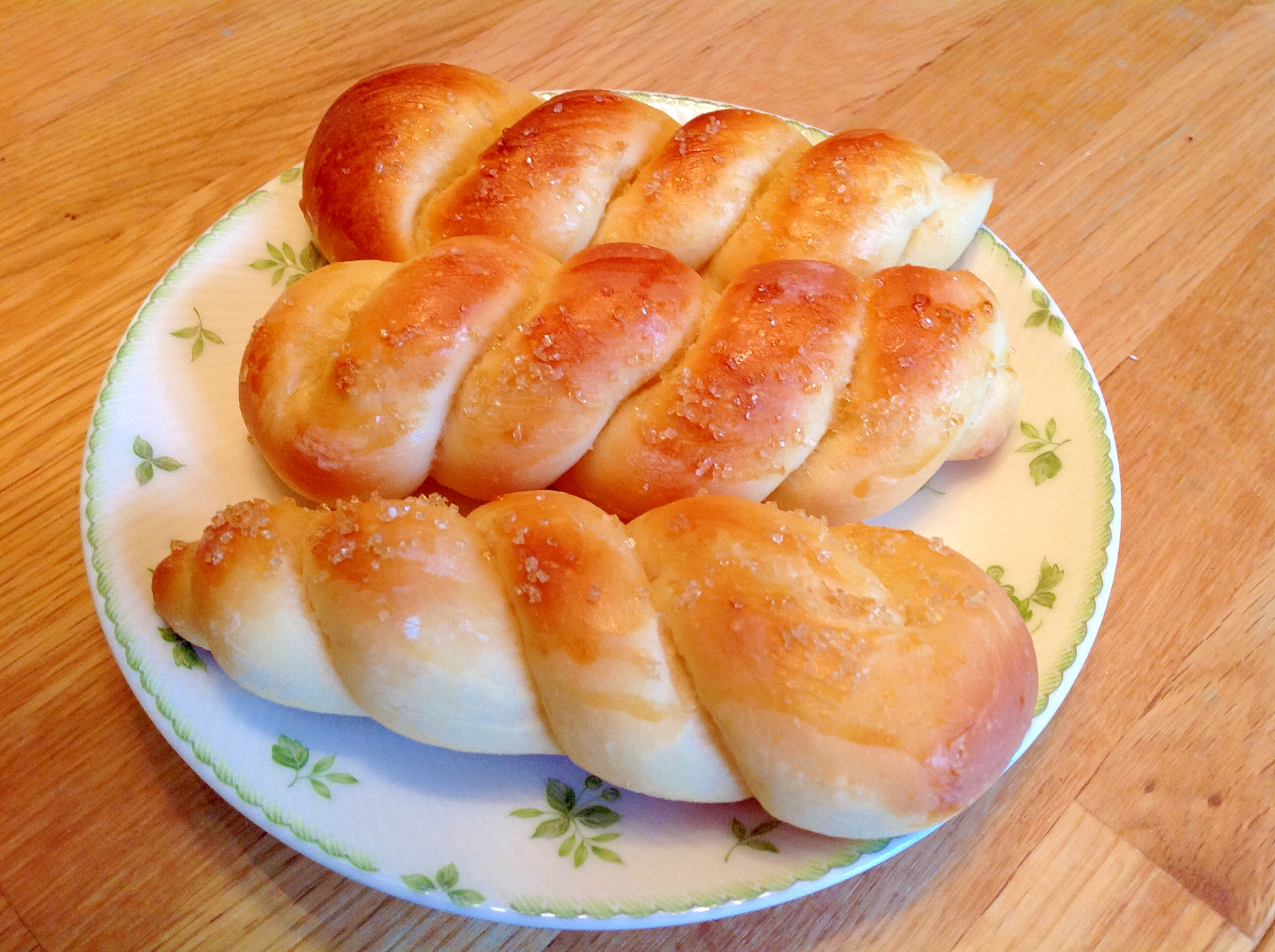 ふんわりミルクツイストパン