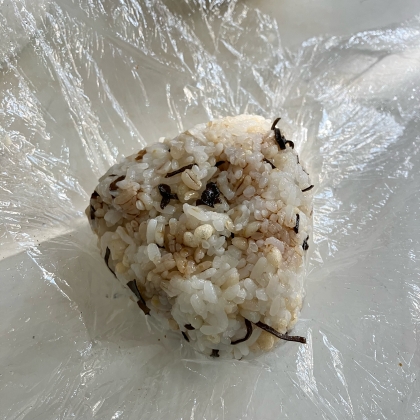天かす塩昆布おにぎり