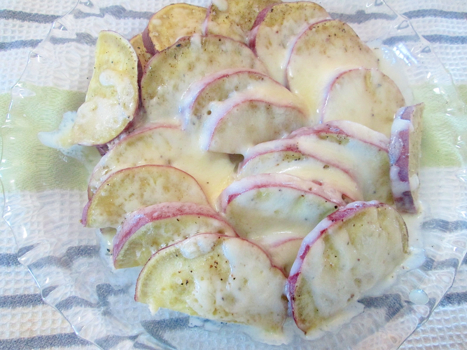 レンジで簡単♪サツマイモのチーズ焼き