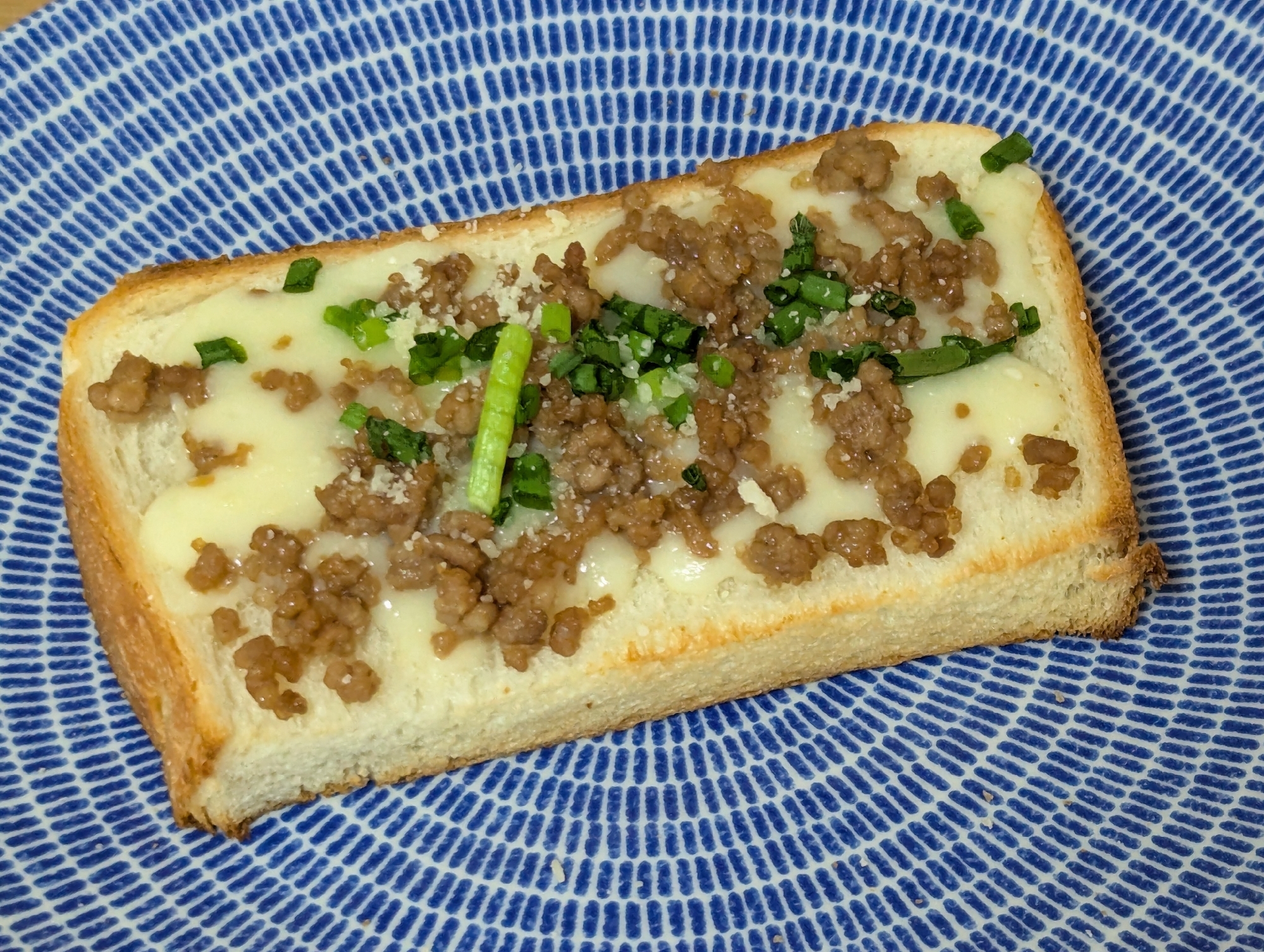 ◇そぼろ＆ねぎのチーズトースト