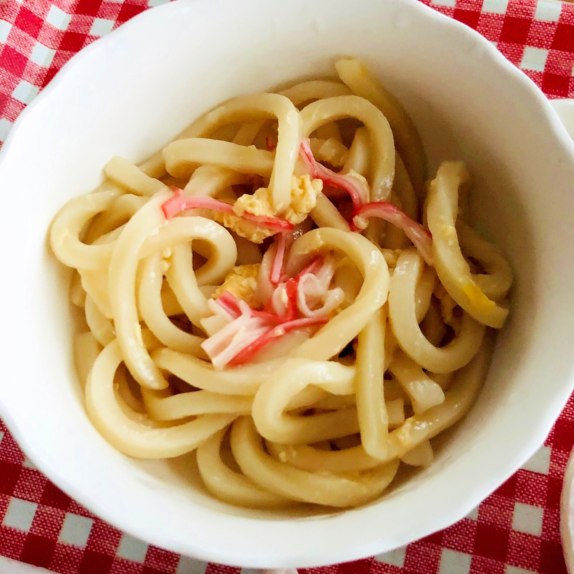 カニカマと卵の煮込みうどん