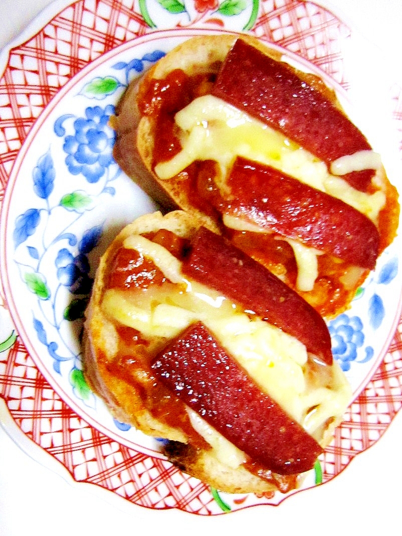 ずぼら飯(~_~;)フランスパンで一口ピザトースト