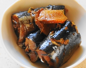 丸ごと骨ごと食べられるサンマの生姜酢煮