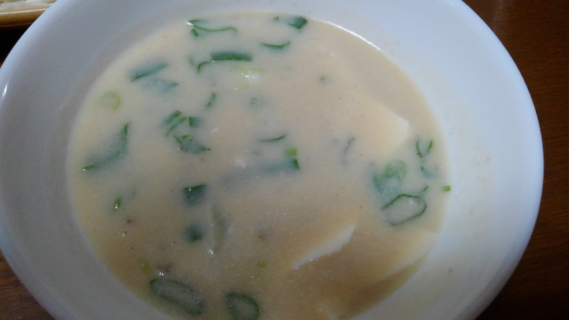 シチューの残りが大変身…豆乳の味噌スープ