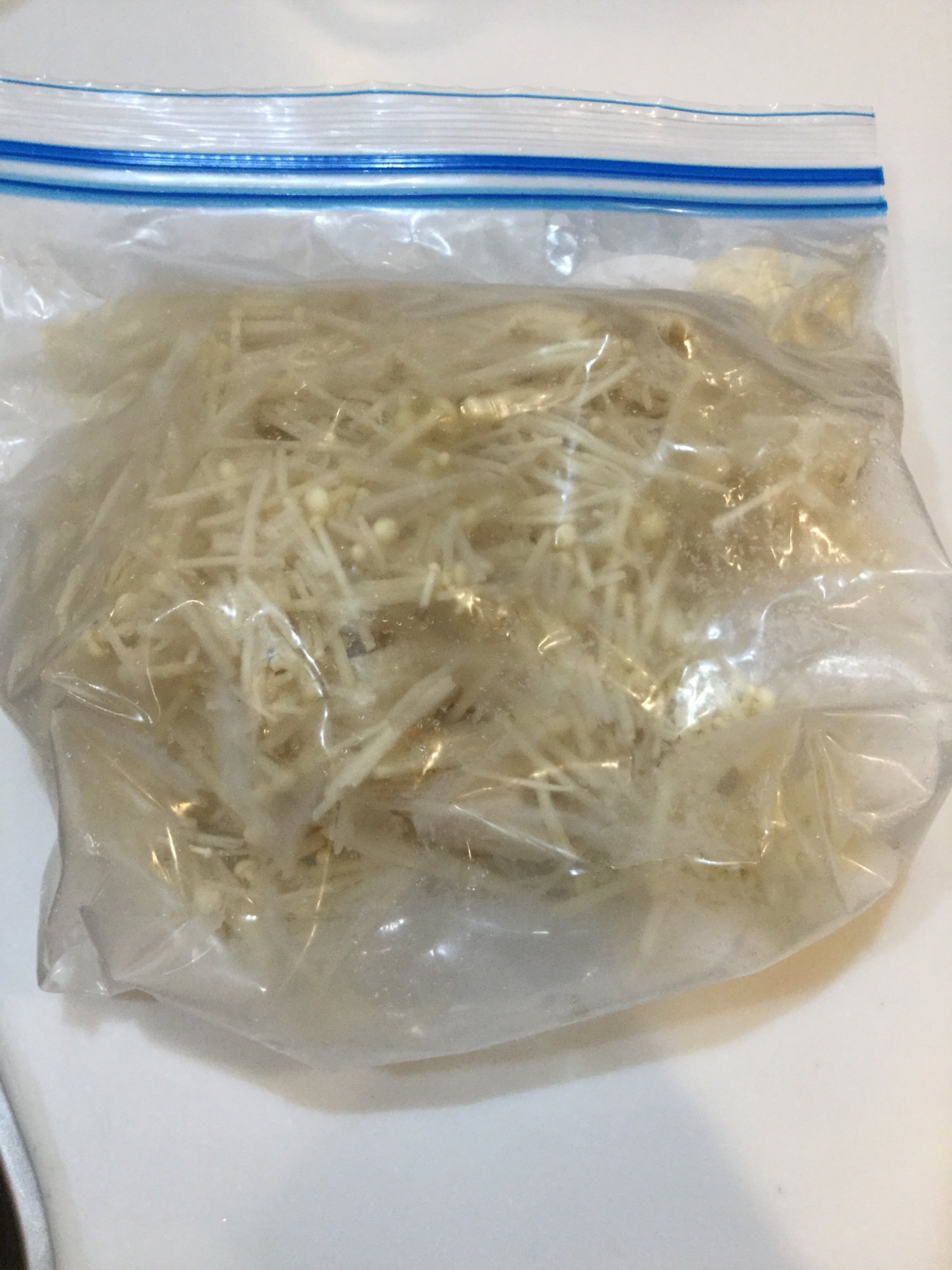 パラパラで使いやすい!冷凍保存えのき