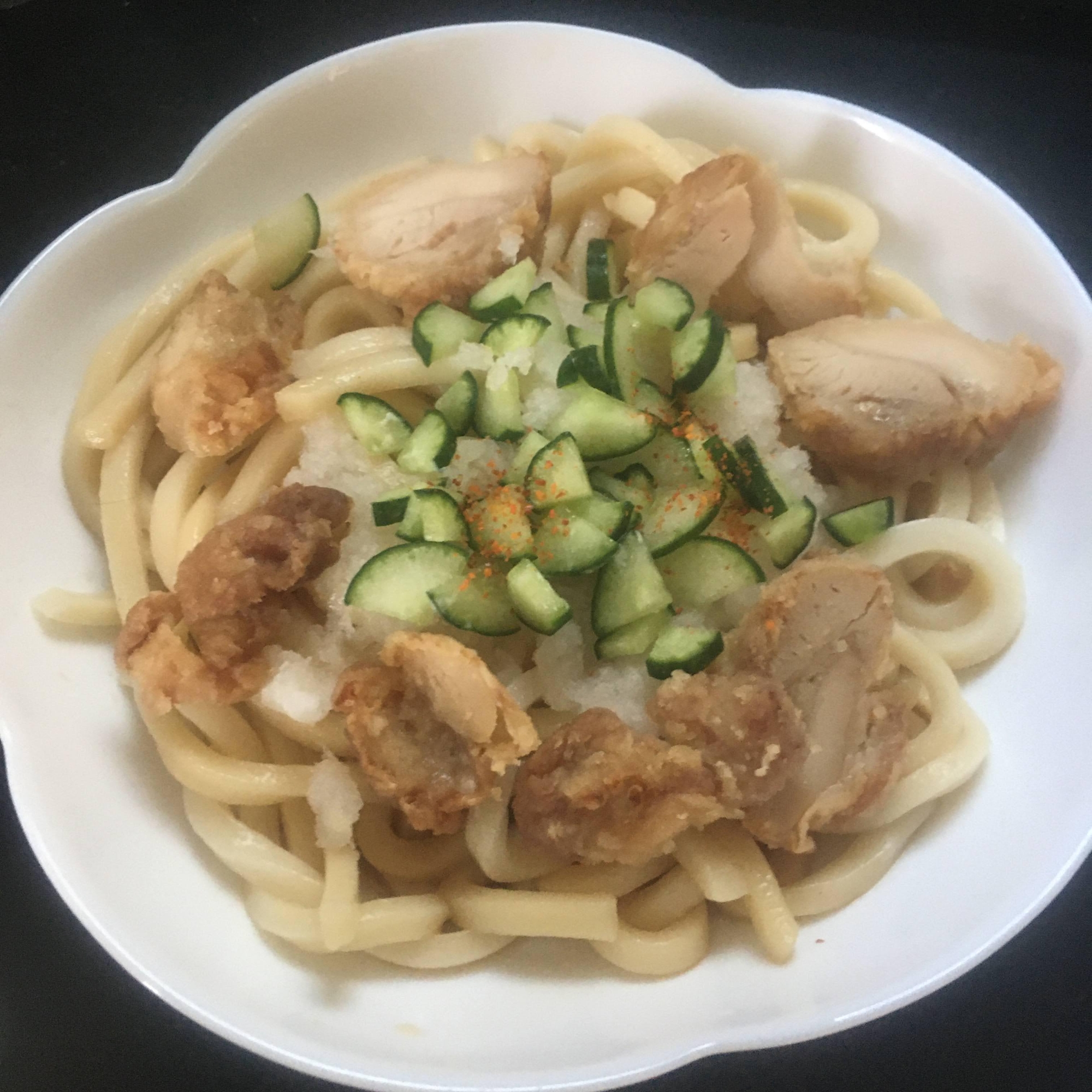 鶏のから揚げ、きゅうり、おろしうどん