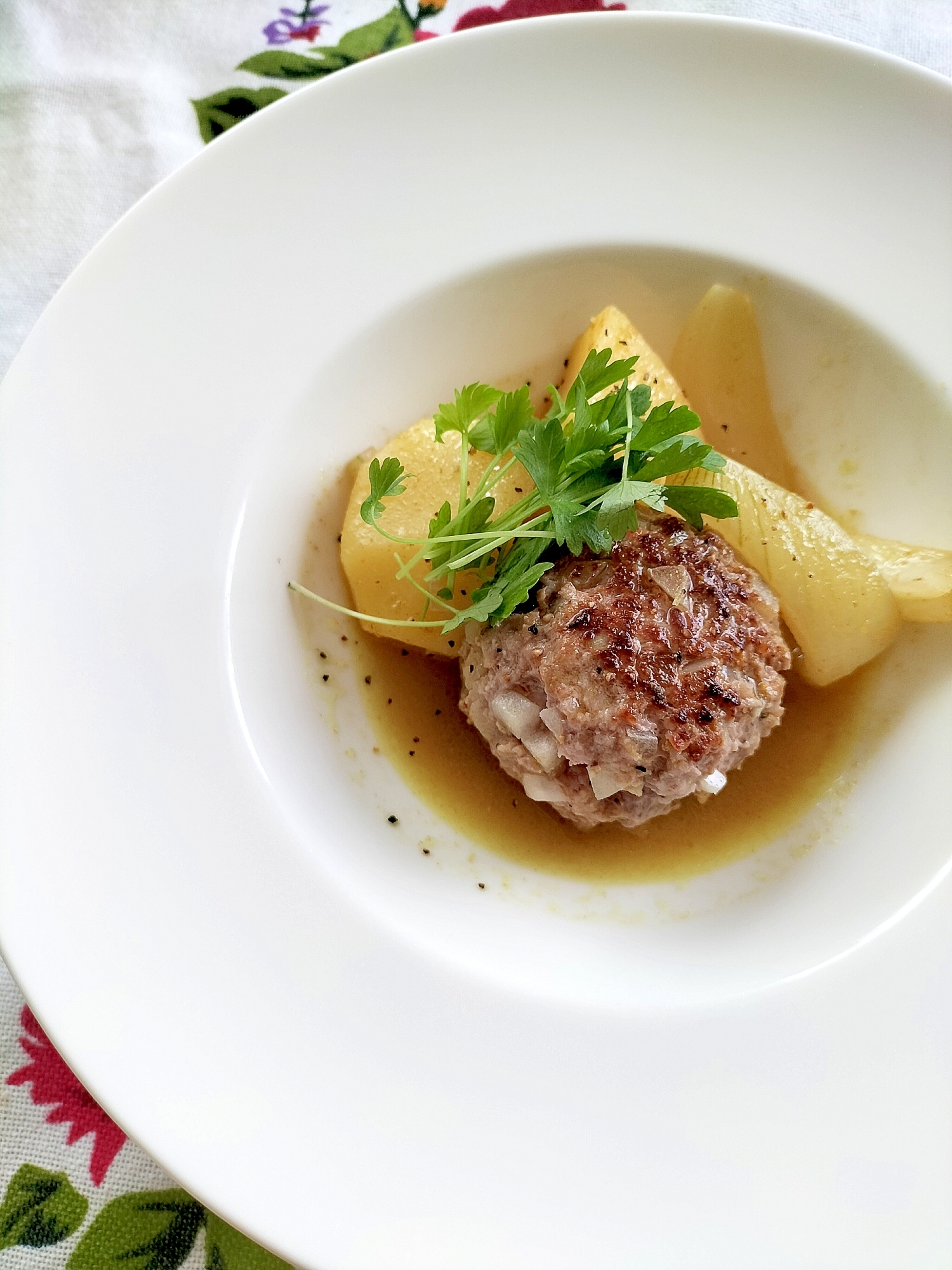 トマト入り肉団子とじゃがいものスパイス煮♩