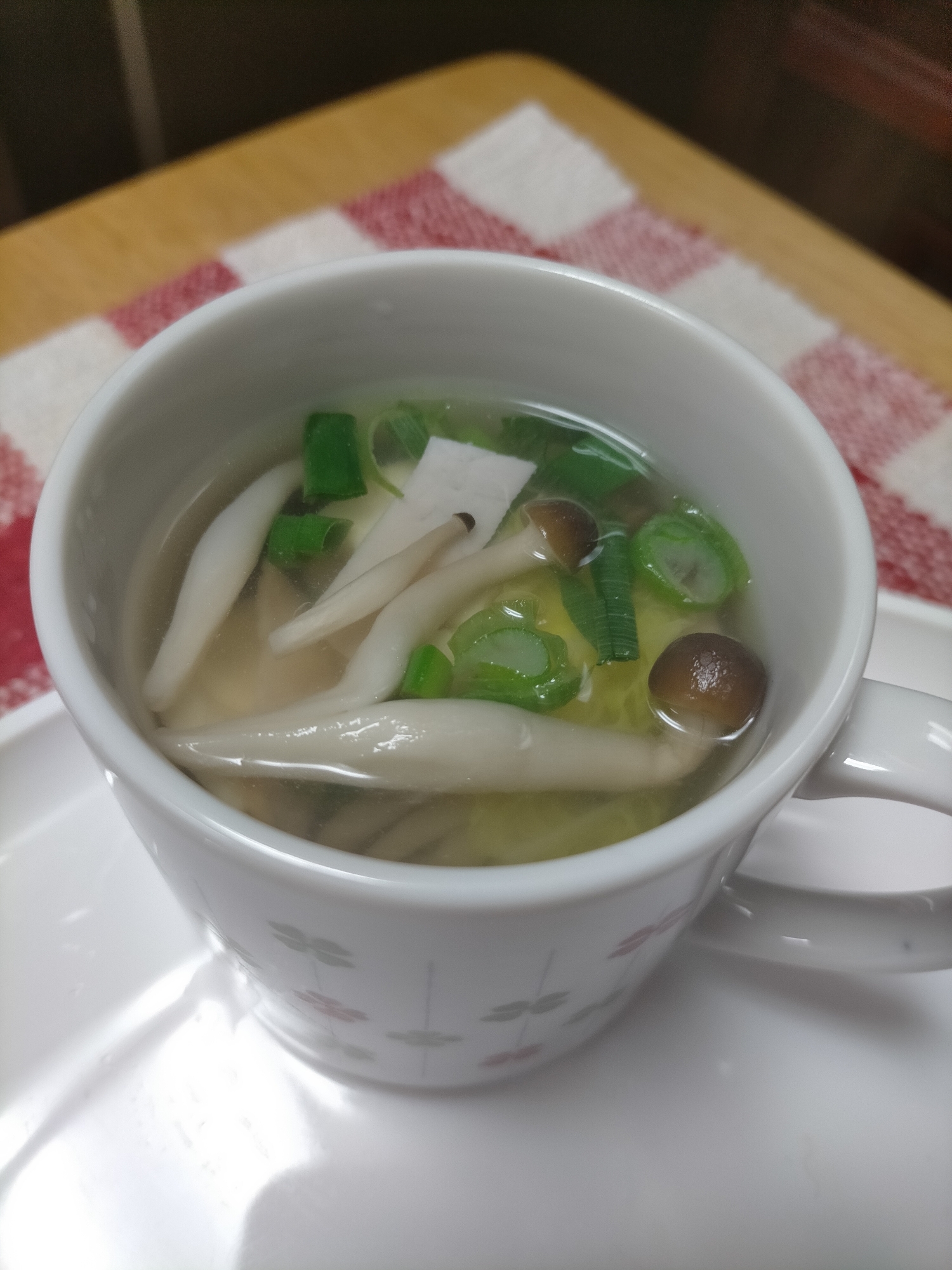 レンジで簡単☆野菜とハム・豆腐の中華スープ♪
