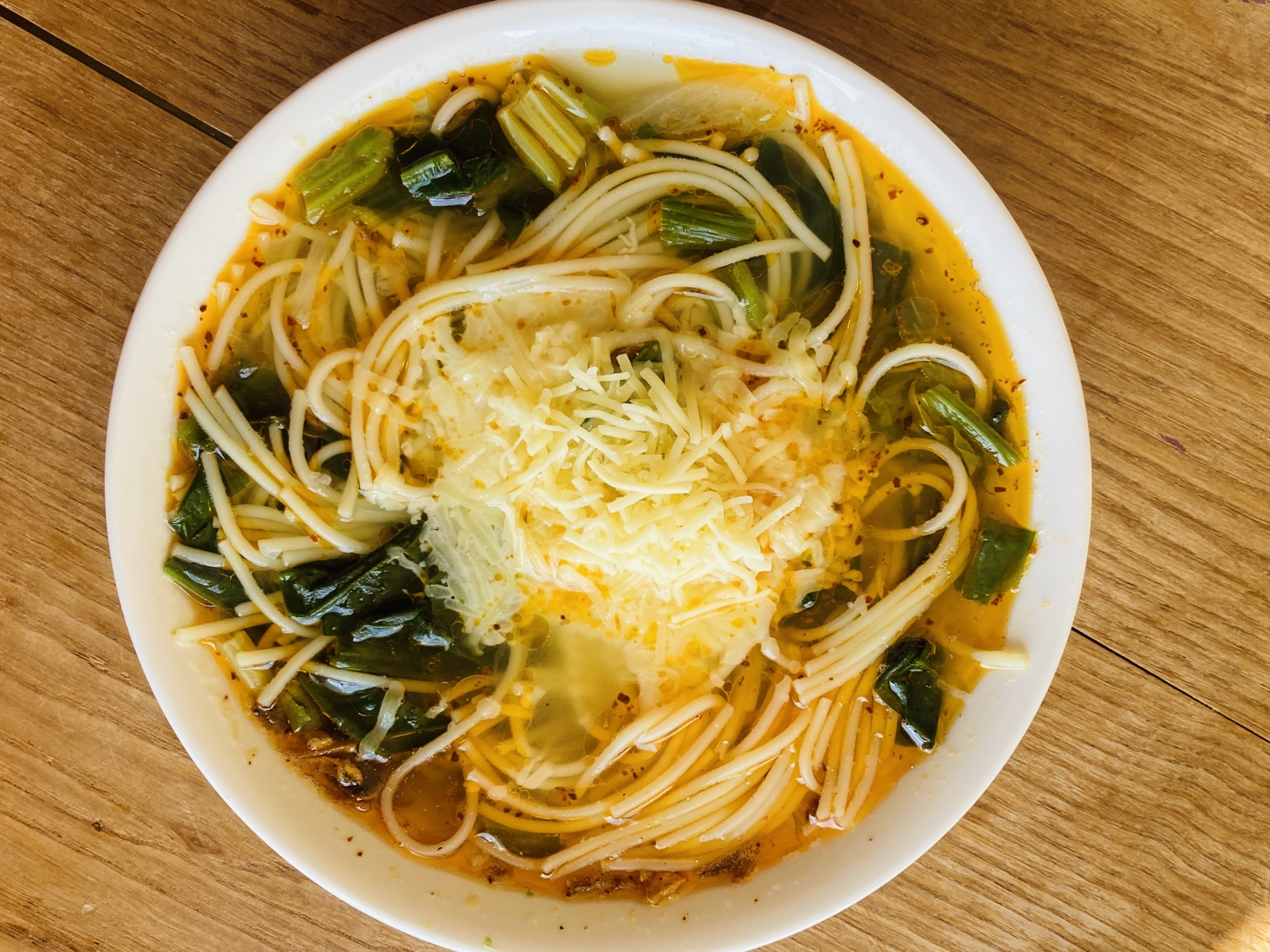 ほうれん草のピリ辛スープパスタ