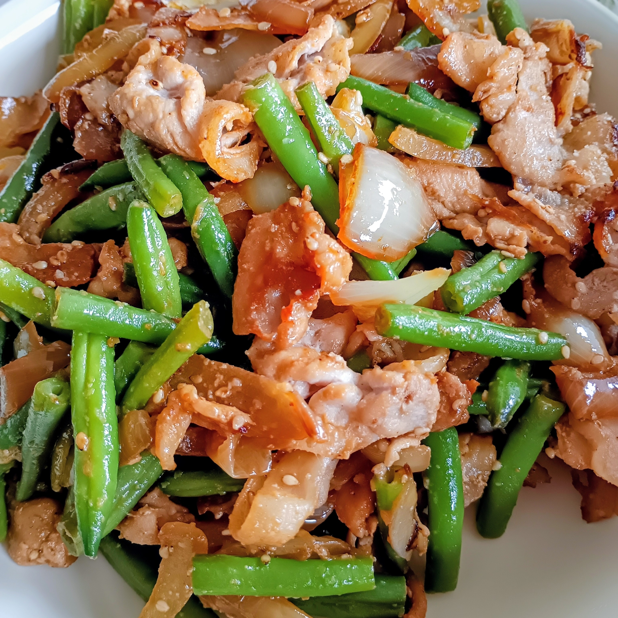 【ご飯に合う！】豚こま肉とインゲンのごま味噌炒め