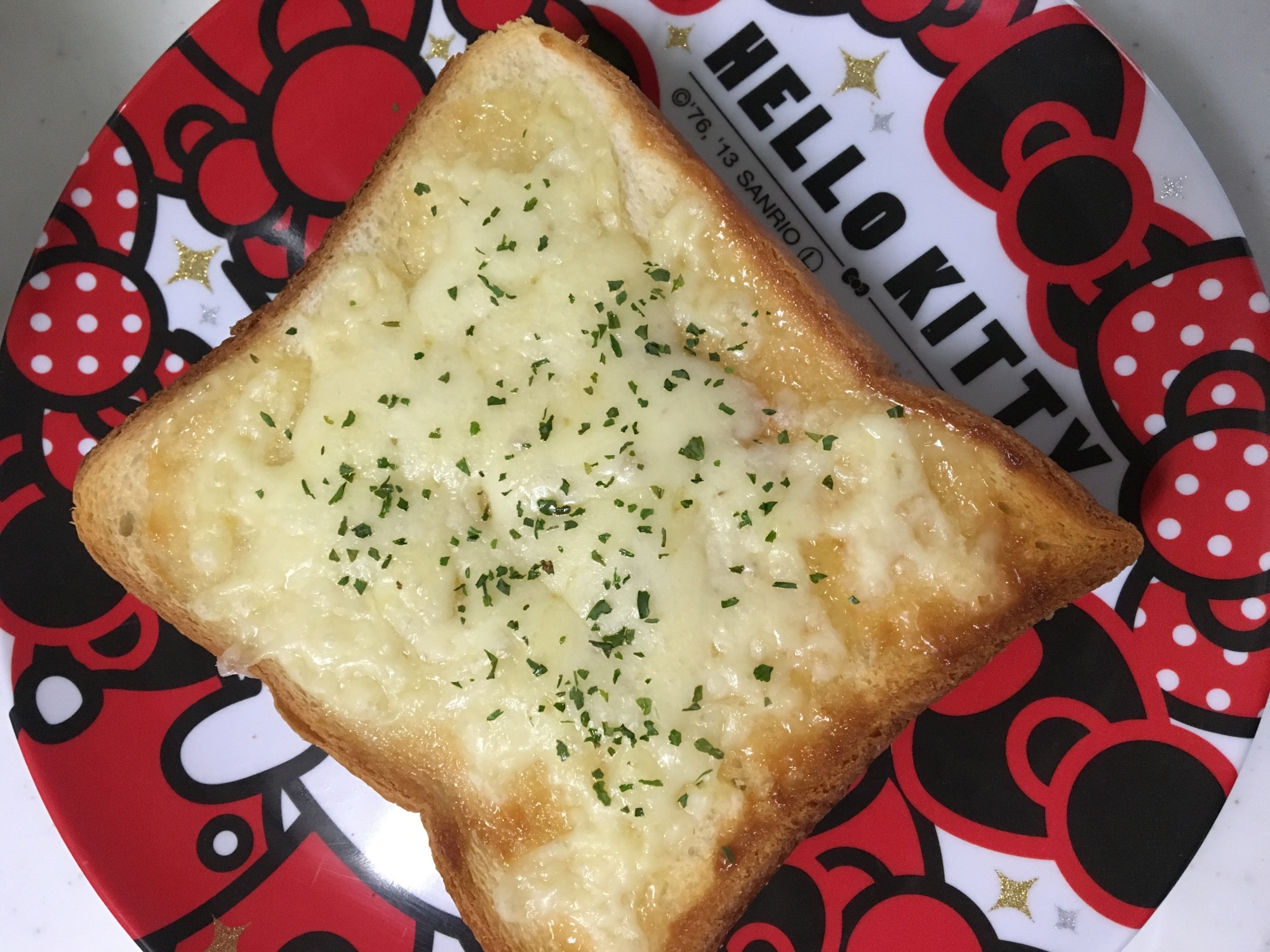 食パンで☆パセリで彩り☆とろけるミックスチーズパン