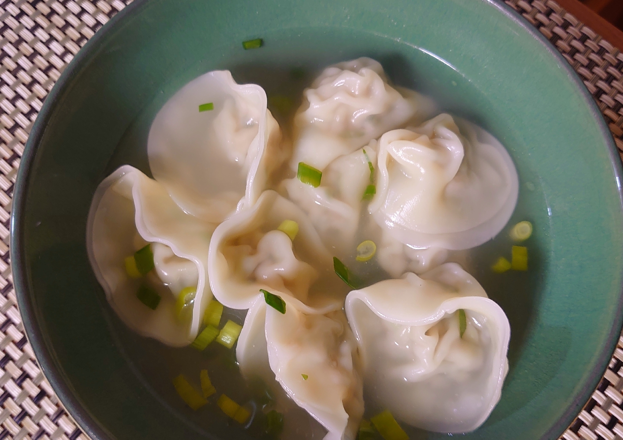 餃子が余ったら　身体も温まるスープ餃子を