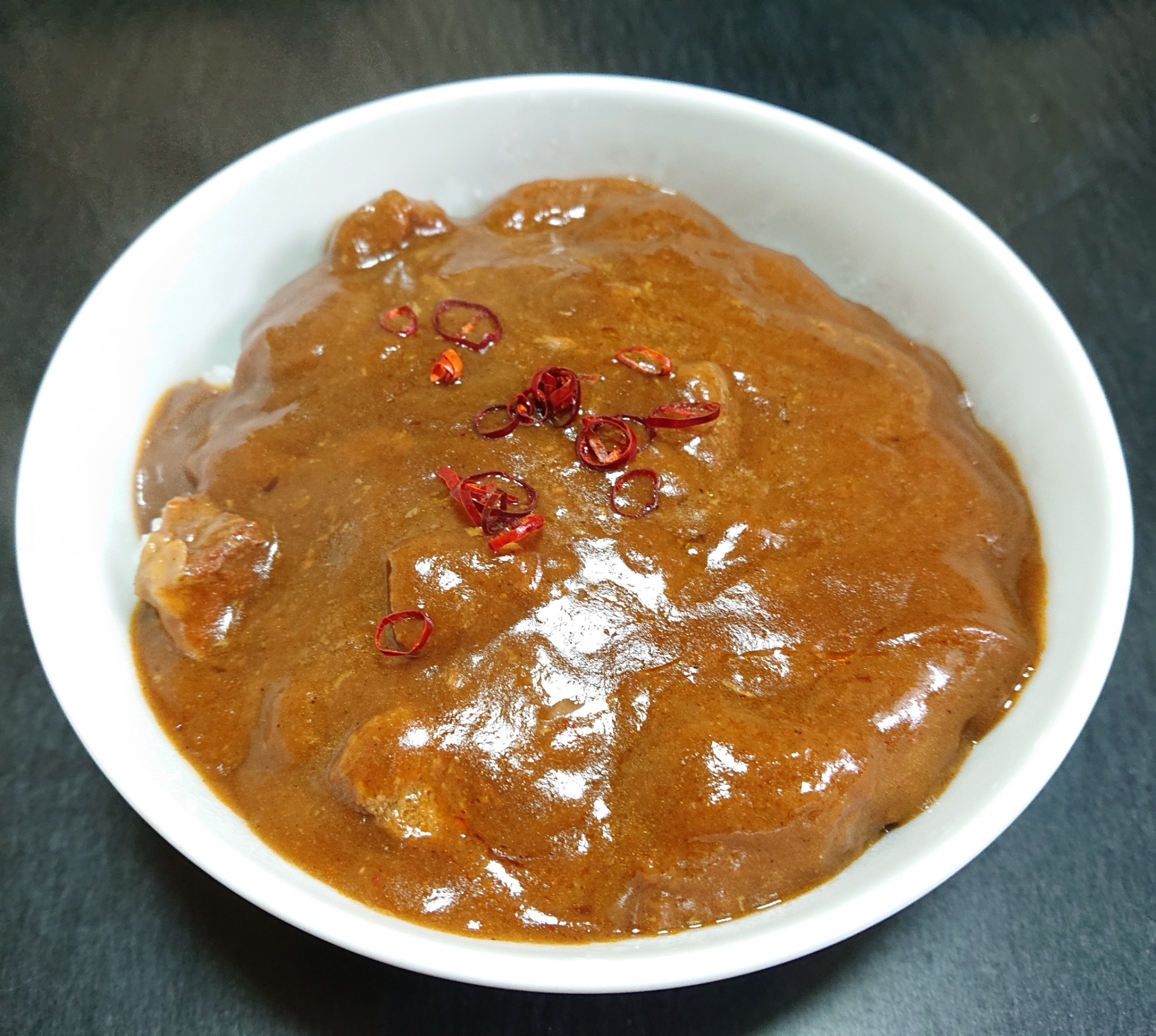 glico LEE しび辛いカレー丼