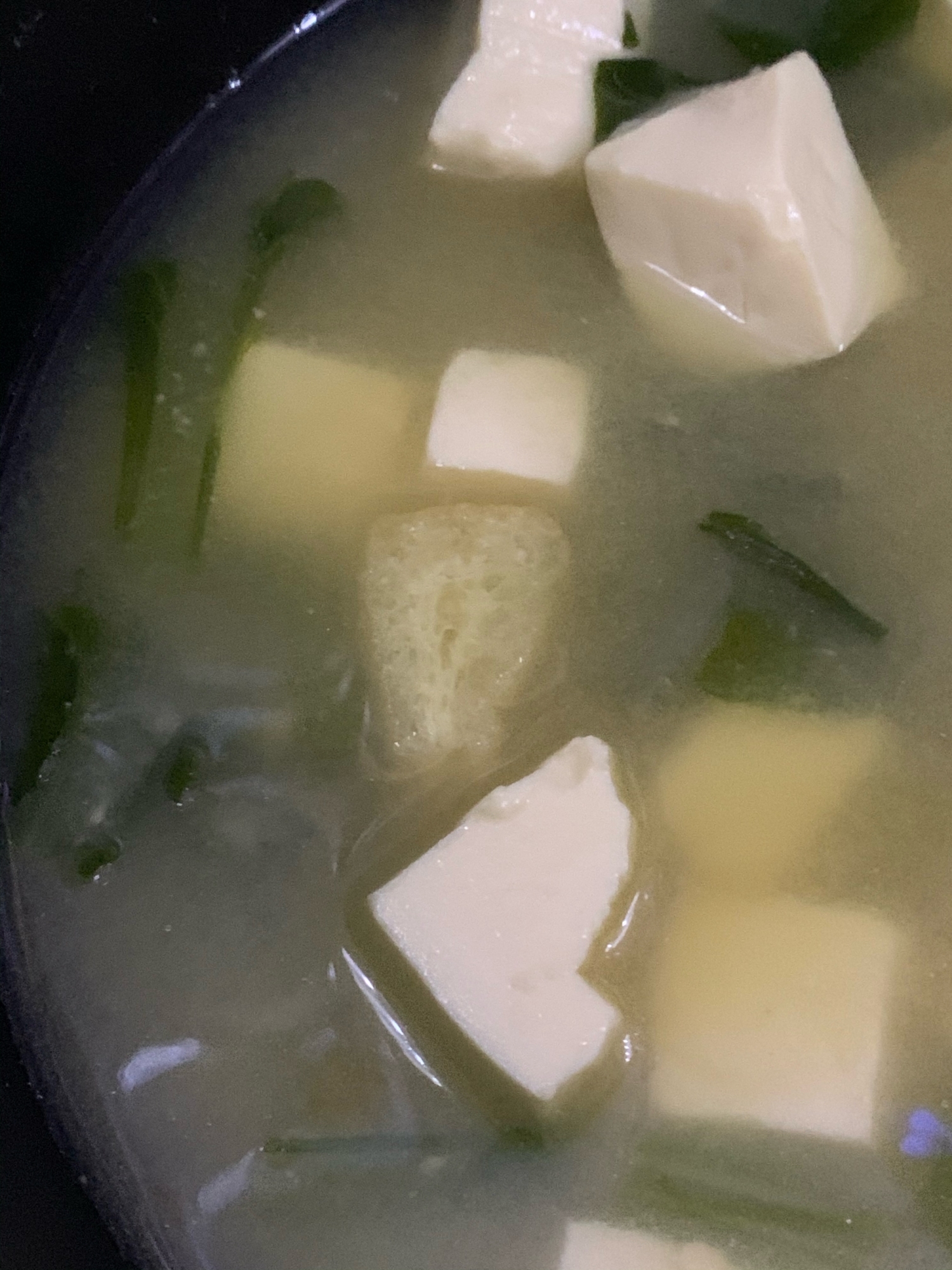小松菜と豆腐、油揚げの味噌汁