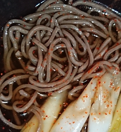 この後一味大量投入❣
一味を食べる為にお蕎麦を食べる感じなの。ꉂꉂ(ˊ͈ ᗜ ˋ͈๑)笑
美味しいレシピありがとうございます_(⁎ᴗ͈ˬᴗ͈⁎)_