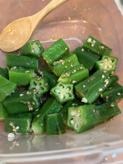 お弁当に☆  レンジで簡単 オクラの胡麻和え♪