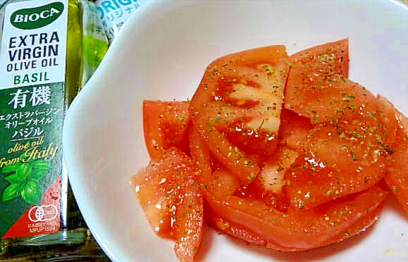 バジル入りオイルで作るトマトのマリネ