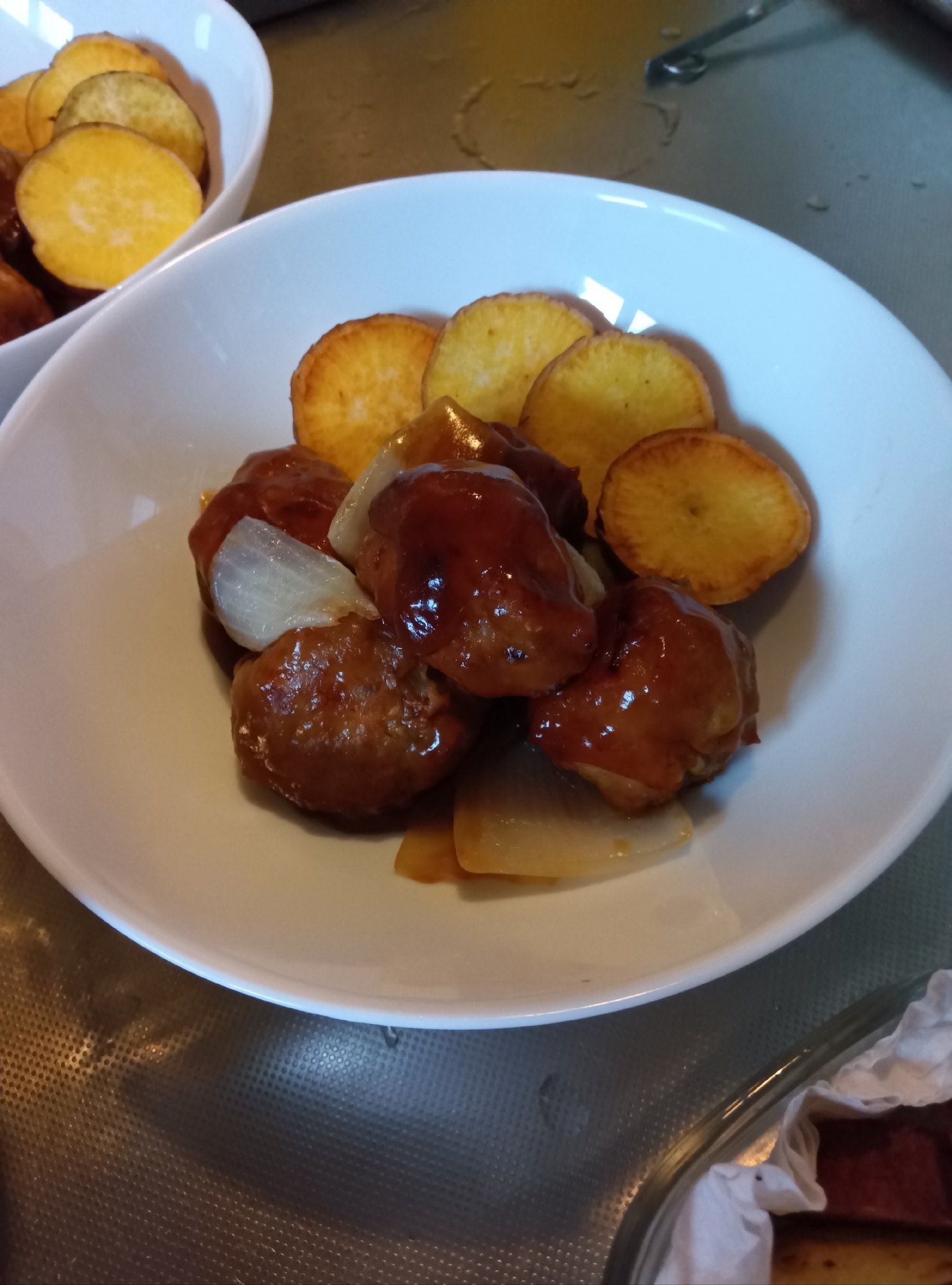 甘酢あん肉団子のさつまいも 添え