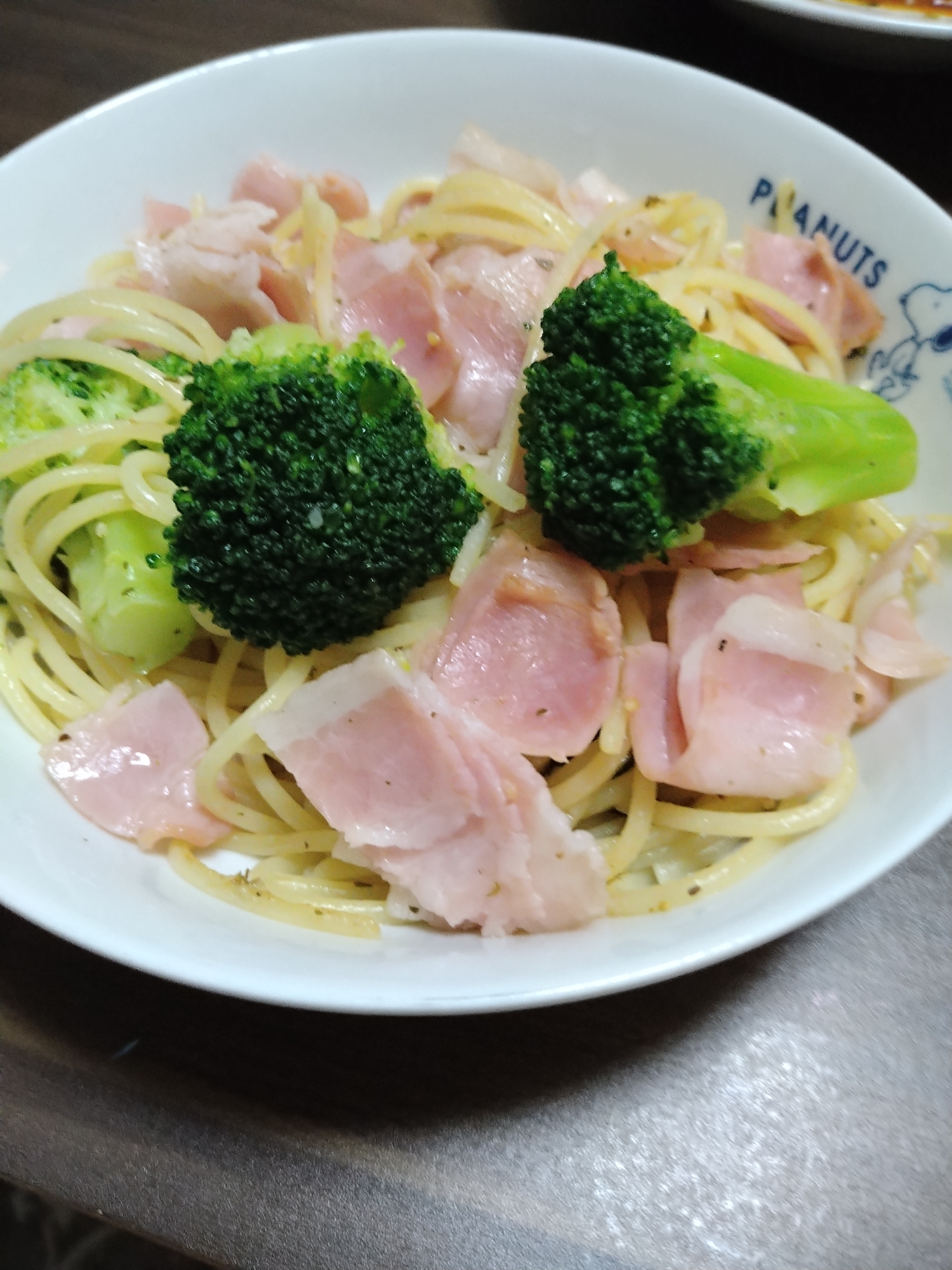 ブロッコリーとベーコンのパスタ