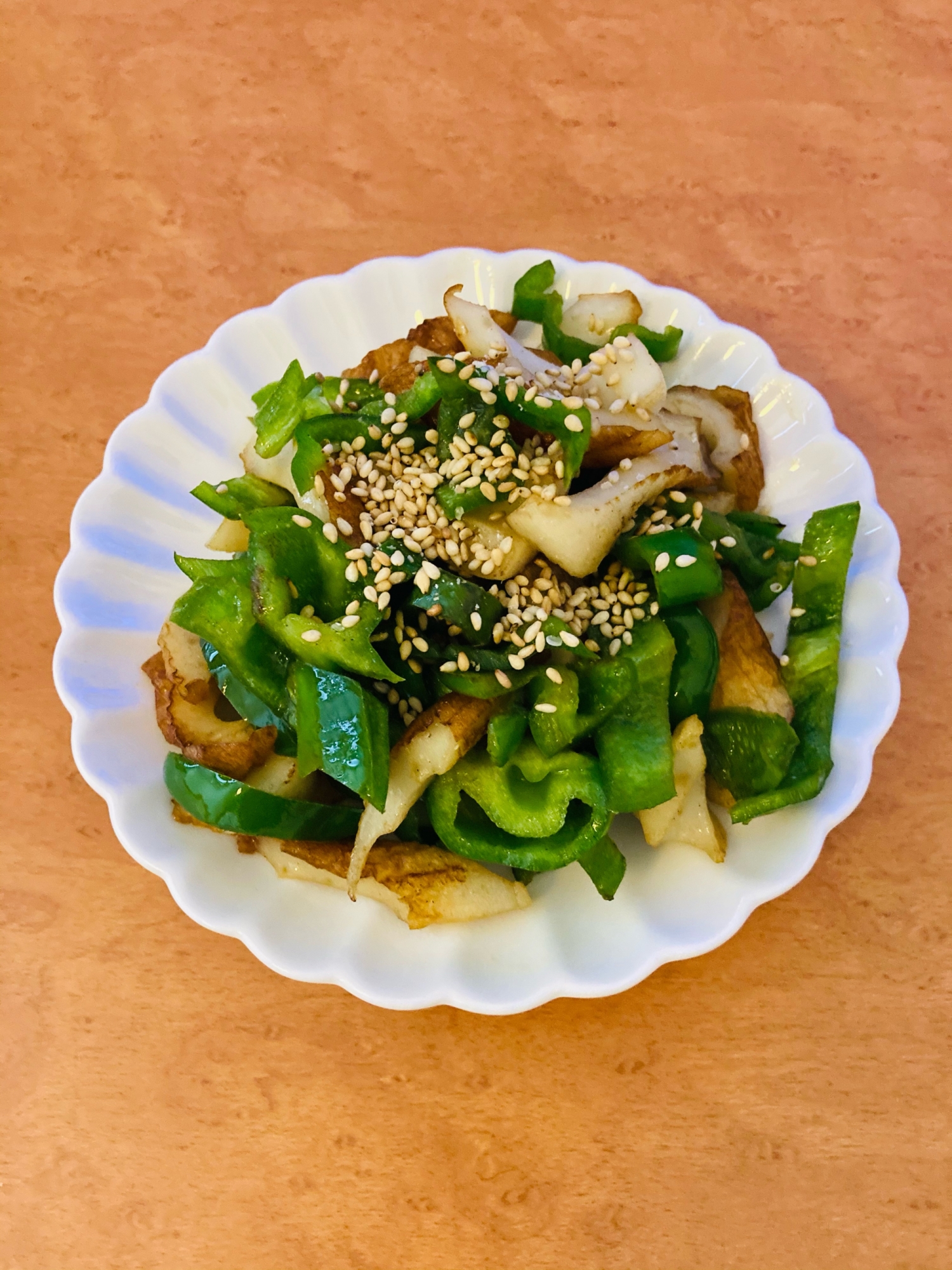 お弁当におすすめ!ピーマンと竹輪の炒め物